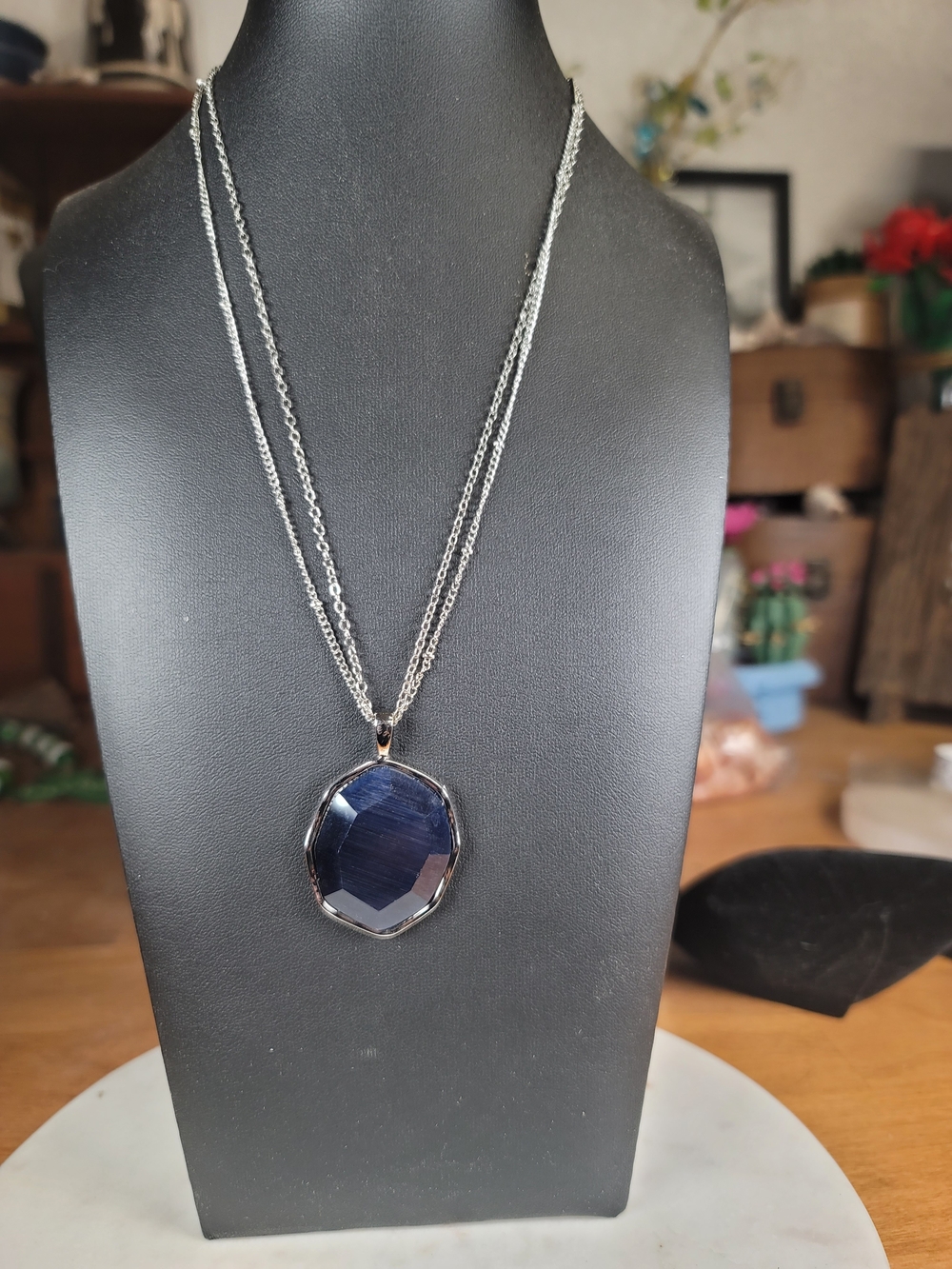 paparazzi Navy Blue Faceted Pendant Necklace
